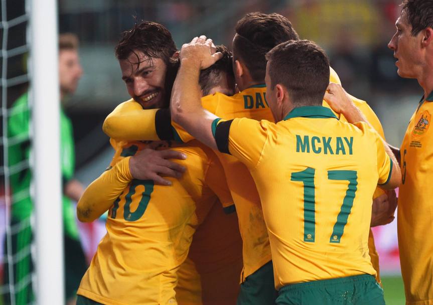 L&#39;Australia festeggia il gol di Troisi che sigla il pareggio (Epa)